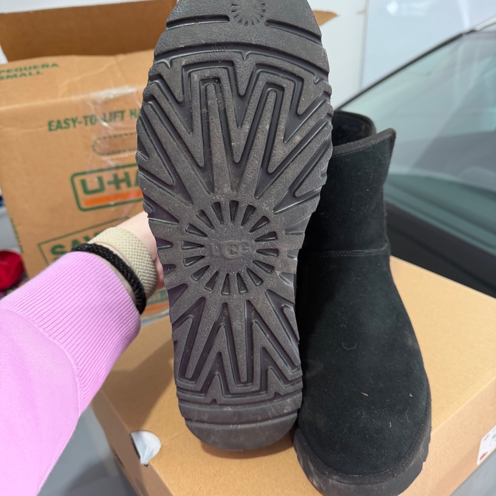 Ugg Short Boot - image 4
